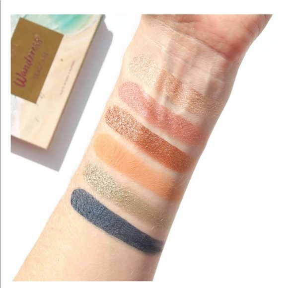 WANDERESS™ SEASCAPE EYESHADOW PALETTE - Picture 4 of 4